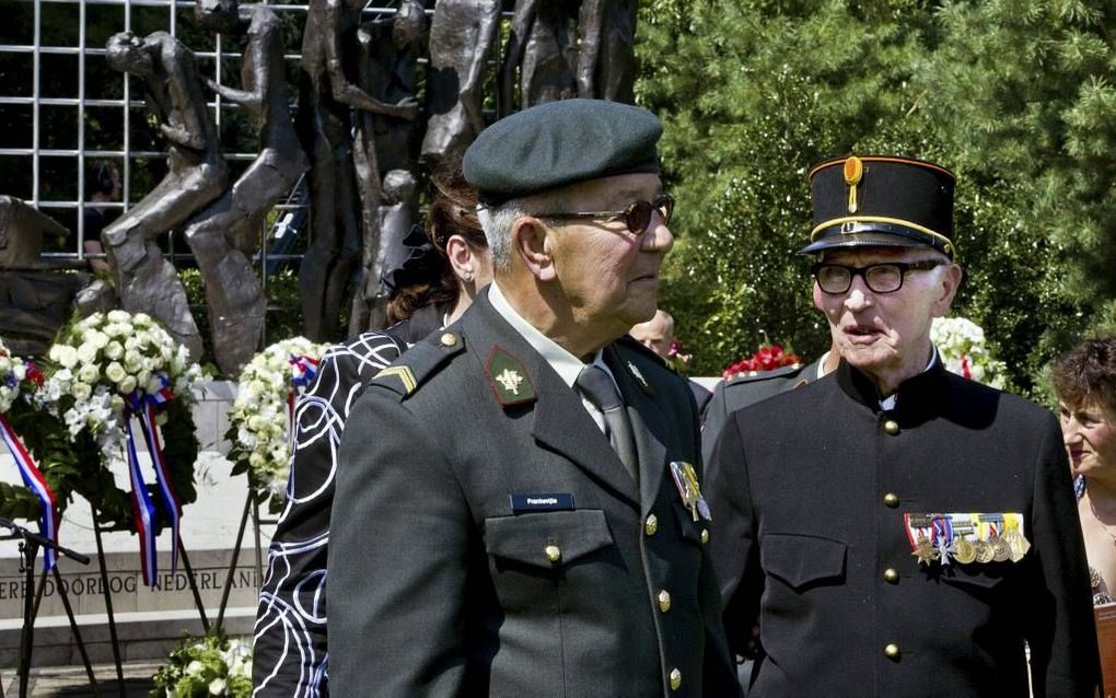 DEN HAAG - Veteranen tijdens de herdenkingsplechtigheid bij het Indisch Monument in Den Haag waar de capitulatie van Japan op 15 augustus 1945 wordt herdacht. foto ANP