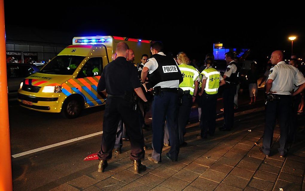 Het is woensdag precies 3 jaar geleden dat het strandfeest Sunset Grooves in Hoek van Holland ontaardde in een slagveld tussen de politie en hooligans. Foto ANP