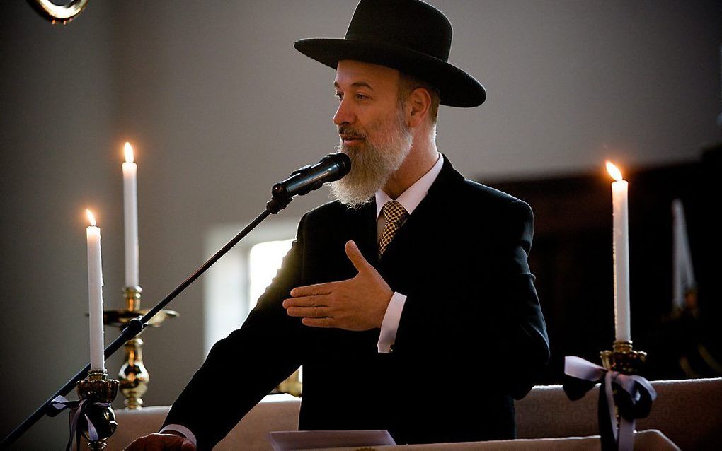 Opperrabbijn van Israël Jona Metzger in 2008 in Nederland tijdens de nationale religieuze viering van het 60-jarig bestaan van de staat Israël in de Portugese Synagoge. Foto Sjaak Verboom