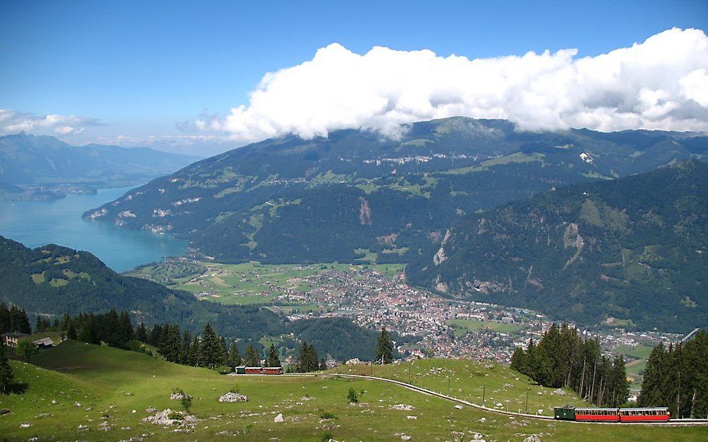 Interlaken. Foto  Andrew Bossi, Wikimedia