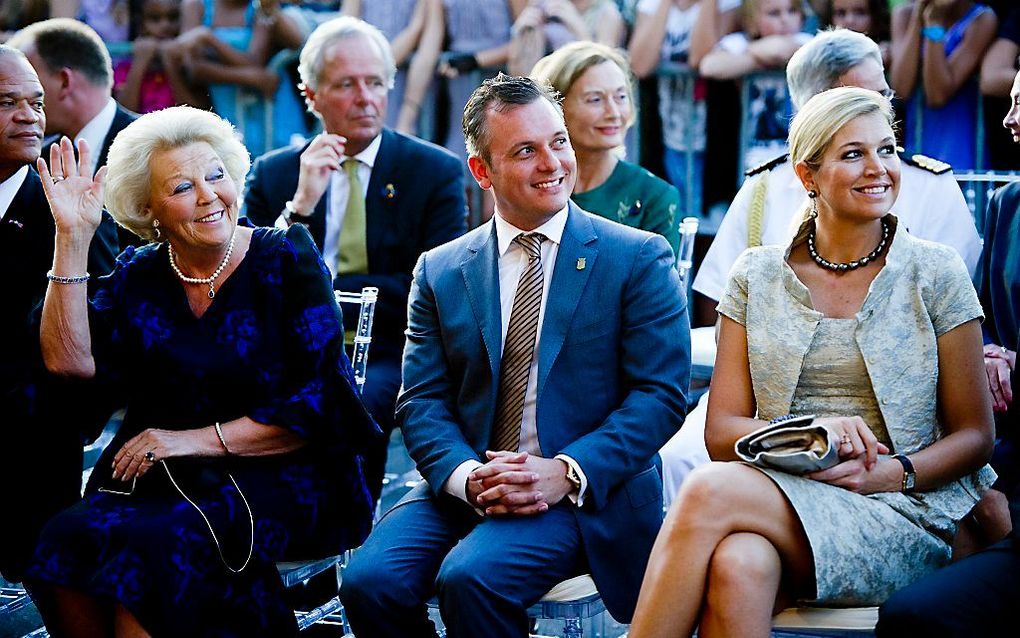 Premier Gerrit Schotte (m.) van Curaçao. Foto EPA