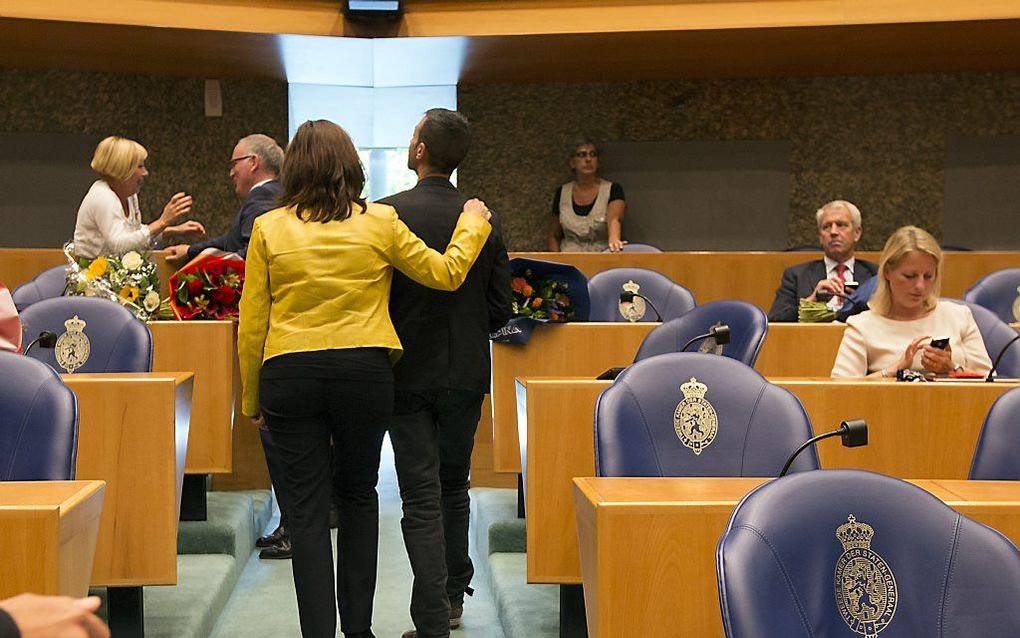 Tofik Dibi bij zijn afscheid van de Tweede Kamer met Jolande Sap. Foto ANP