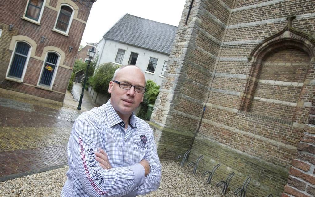 Leendert van Wezel schreef historische roman over heksenproces in protestants Goedereede. Foto RD, Anton Dommerholt