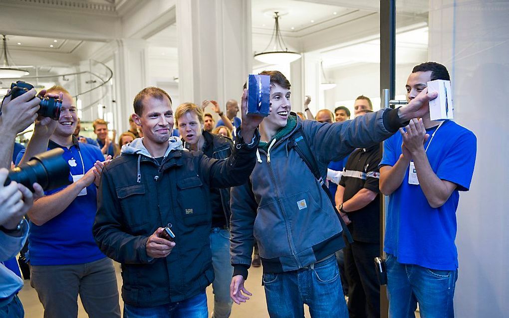 terras Doelwit afgunst In de rij voor de iPhone 5, vanaf vrijdag te koop in Nederland (fotoserie)