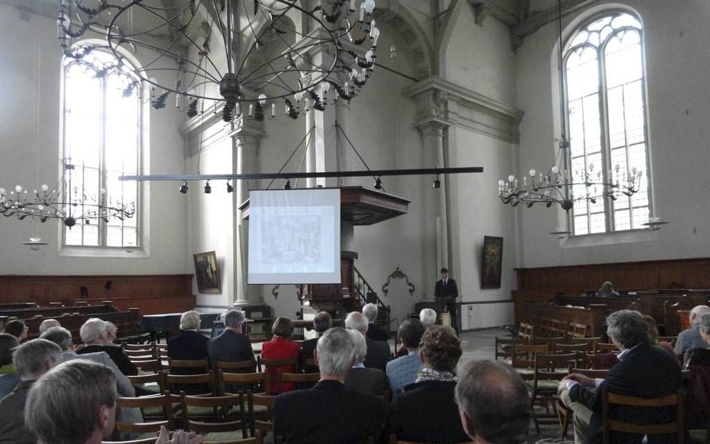 In de Noorderkerk in Amsterdam is donderdagmiddag een boek gepresenteerd over een zeldzame uitgave van de Statenbijbel.  Foto RD