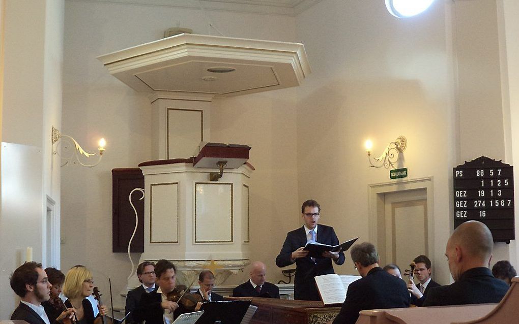 In de evangelisch-lutherse kerk in Gorinchem, een voormalig schuilkerkje, bracht het projectkoor Vinea Mea zaterdag Bachcantates ten gehore. Dat gebeurde tijdens de jaarlijkse Botenbeurs. Foto RD