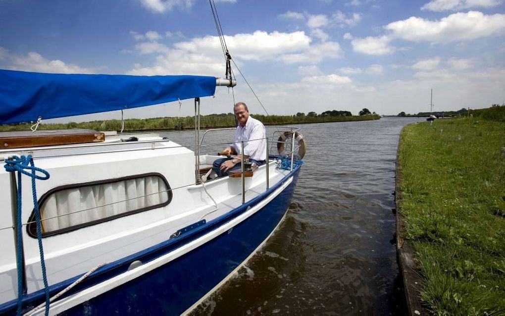 Bert Wiersema op zijn zeiljacht. Foto RD, Sjaak Verboom