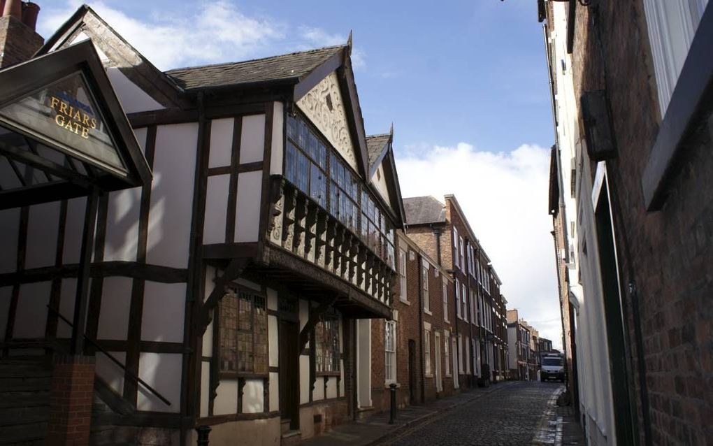 Matthew Henry woonde in Chester in de White Friars, een smal straatje met hobbelkeien. Het huis staat er nog steeds. Foto RD