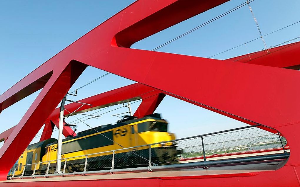 De nieuwe spoorbrug van de Hanzelijn bij Zwolle. Foto ANP