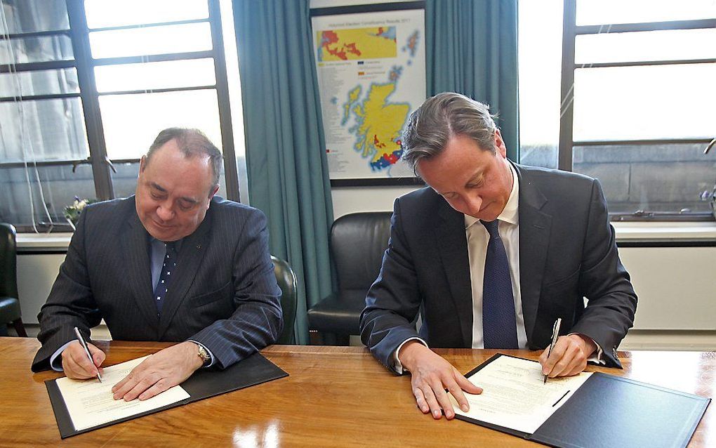 Salmond (l.) en Cameron (r.) Foto EPA