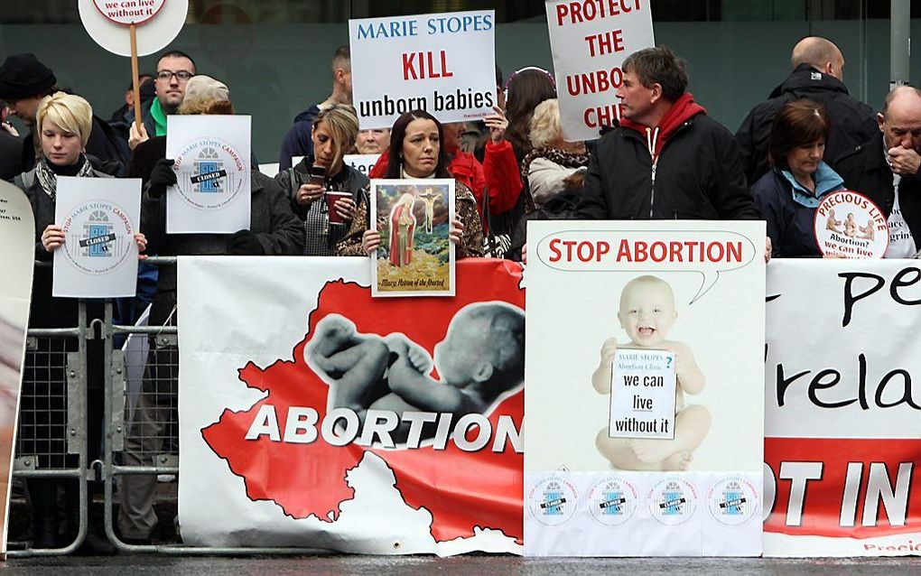 Protest tegen de opening van de eerste abortuskliniek in Noord-Ierland. Foto EPA