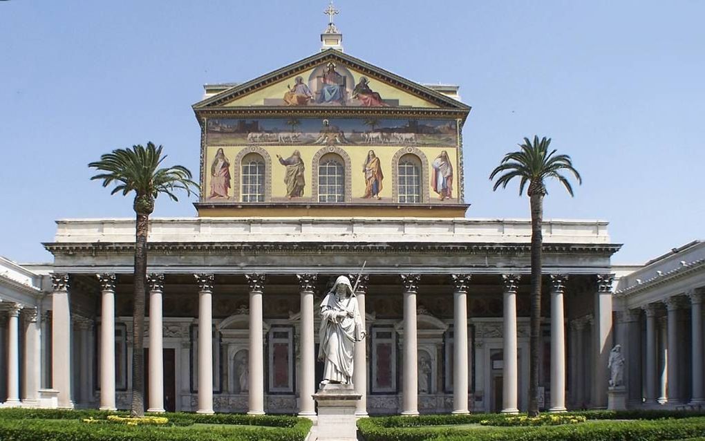 De basiliek Sint-Paulus buiten de Muren staat even buiten Rome op de plek waar de apostel Paulus zou zijn onthoofd. Foto Wikimedia