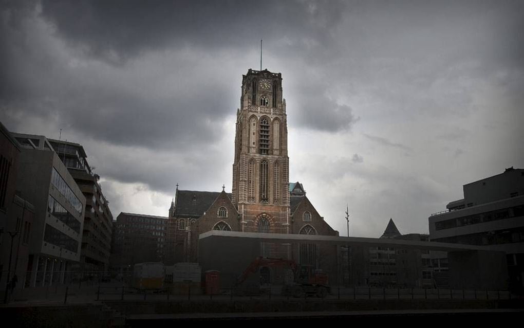 Beheerders van monumentale kerken, zoals de Rotterdamse Laurenskerk, moeten voortdurend in gesprek zijn met gemeente- en provinciebesturen, vindt VBMK-voorzitter M. Zonnevylle.  Foto RD,  Anton Dommerholt