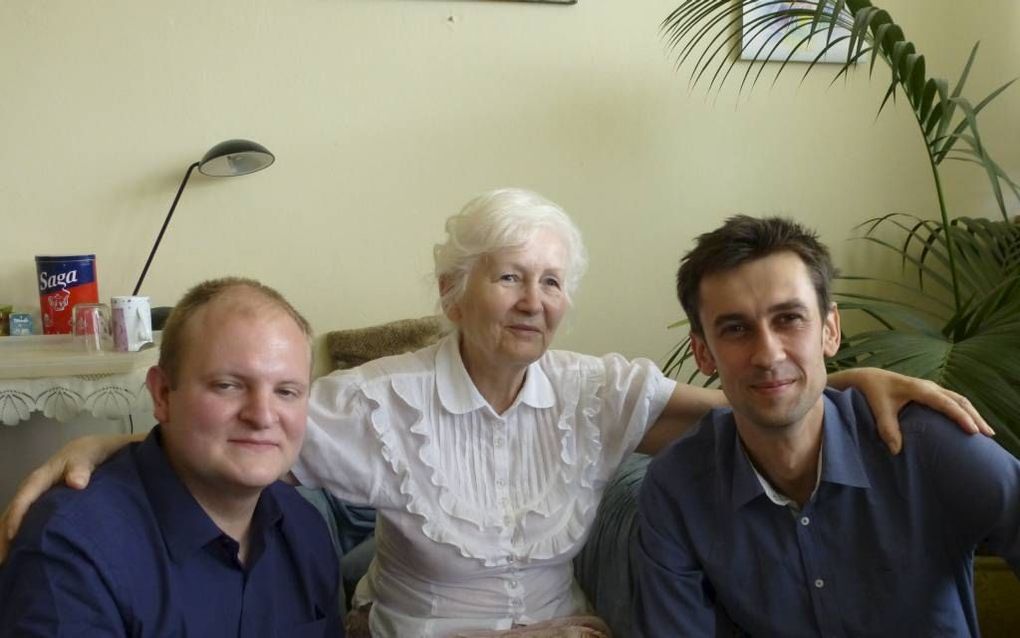 Michal Taraga (l.) richtte een Poolse organisatie voor uitgetreden priesters op. Naast hem de bestuursleden Erika Heiler en Jacek Jedrzejec. Foto RD