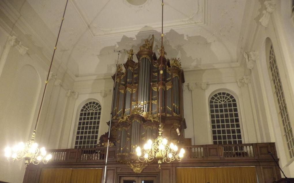 De Haagse organist Aart Bergwerff bespeelde woensdagavond 31 oktober 'zijn' Bätzorgel, dat 250 jaar bestaat. Foto RD