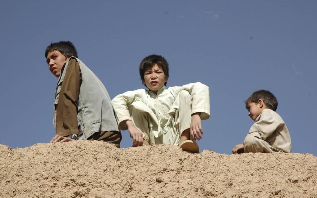 „De islam is een godsdienst waarbij alles afhangt van een onbekende, van wie je nooit weet of die jou goedgezind is.” Foto:  Afghaanse kinderen. Foto TWR