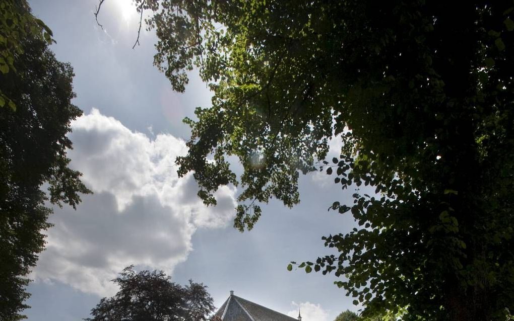 Begraafplaats bij de protestantse kerk van Finsterwolde in Oost-Groningen. Foto RD, Henk Visscher