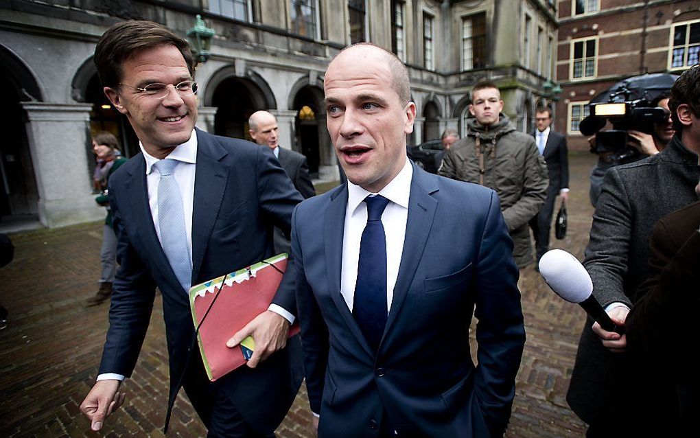 Samsom en Rutte op het Binnenhof. Foto ANP