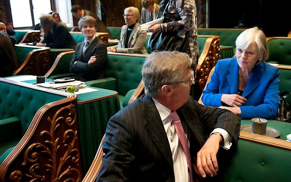 Hermans (vooraan) in de Eerste Kamer. Foto ANP