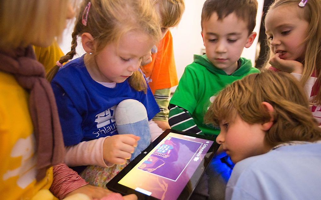 De Duitse Bondsdag heeft vrijdag ingestemd met een omstreden ‘aanrechtsubsidie’ om ouders te stimuleren hun kinderen thuis te verzorgen in plaats van naar de crèche te brengen. Foto EPA