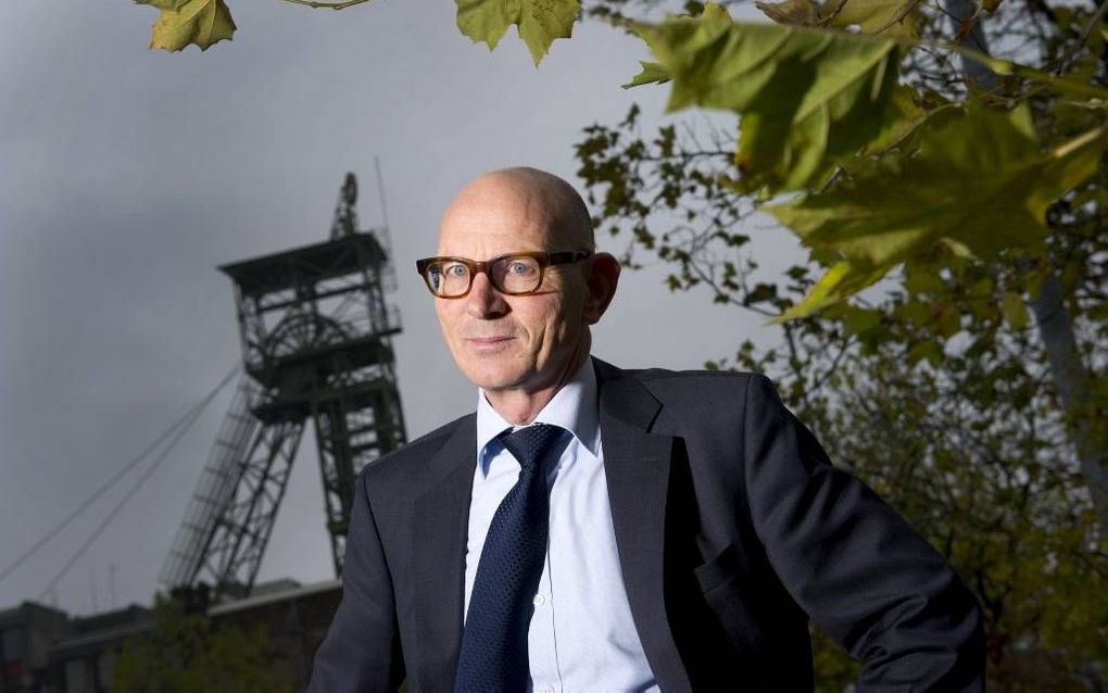 Gerrit van Vegchel bij het Mijnmuseum in Heerlen. De mijnen brachten een bloeiperiode voor Zuid-Limburg. Het sluiten ervan was echter ook een van de oorzaken van de bevolkingskrimp. Foto Marcel van Hoorn