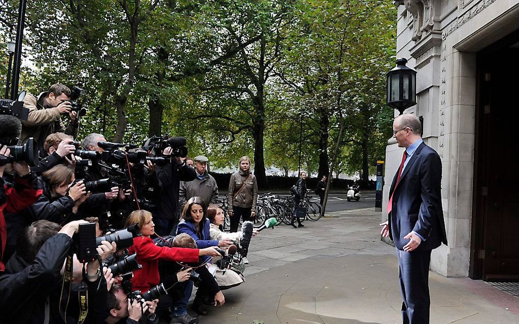 George Entwistle staat de media te woord. Foto EPA