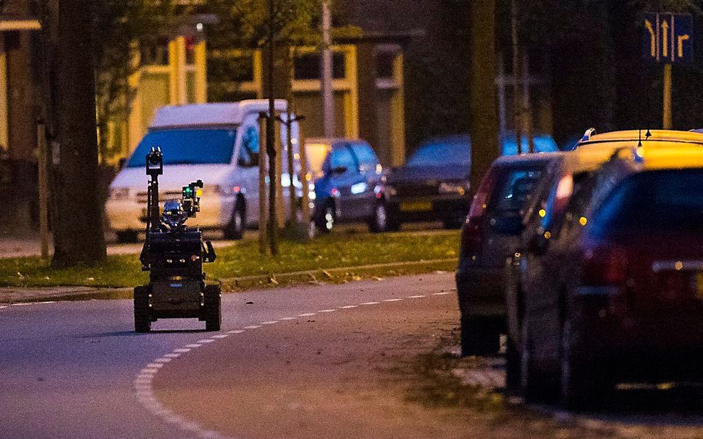 Robot van de EOD in actie in Enschede. Foto ANP