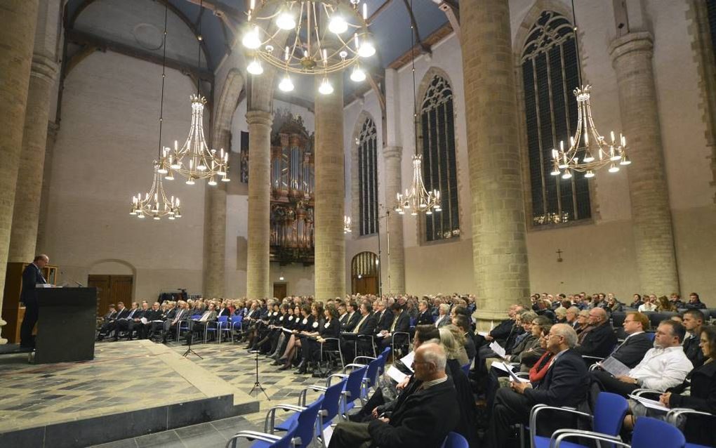 Stichting StoKosmos belegde dinsdag een avond in de Nieuwe Kerk te Middelburg. De hoofdlezing werd verzorgd door prof. dr. W. J. op ‘t Hof, die sprak over de 17e-eeuwse predikant Abraham van de Velde. Foto Willem Mieras