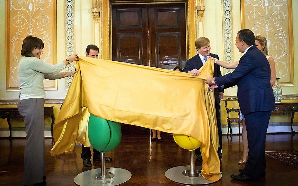 Onthulling van de tulpenstoelen van Manders. Foto ANP