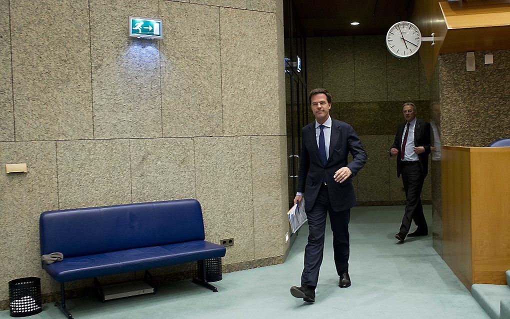 Premier Mark Rutte arriveert voor het spoeddebat in de Tweede Kamer over het aftreden van staatssecretaris Co Verdaas. Foto ANP