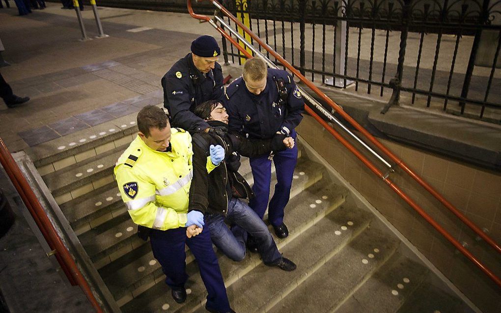 Jongeren opgepakt op Holland Spoor. Foto ANP