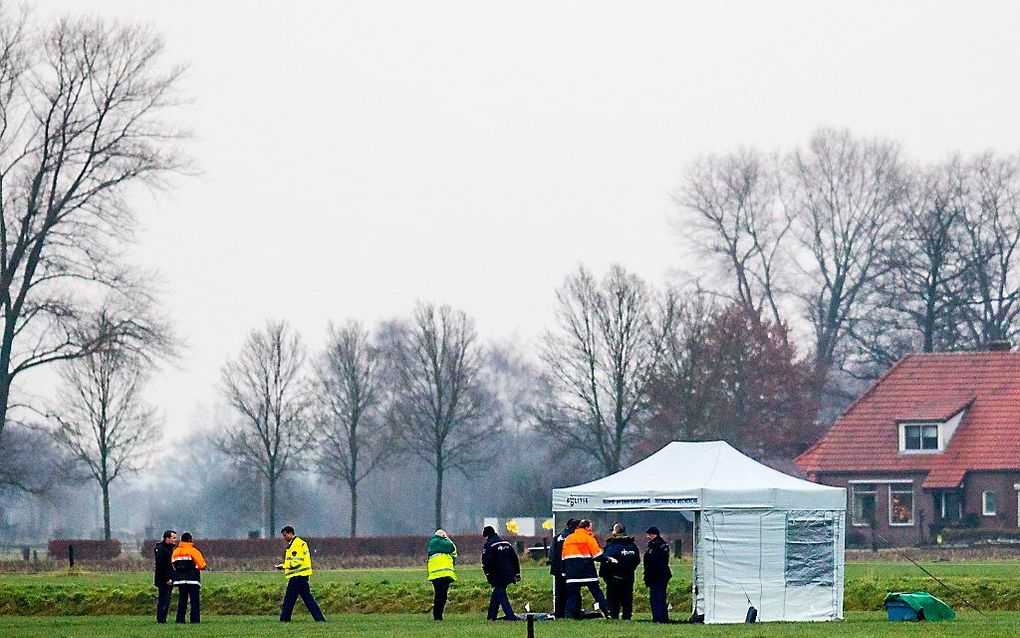 Dode parachutist gevonden in weiland Teuge. Foto ANP