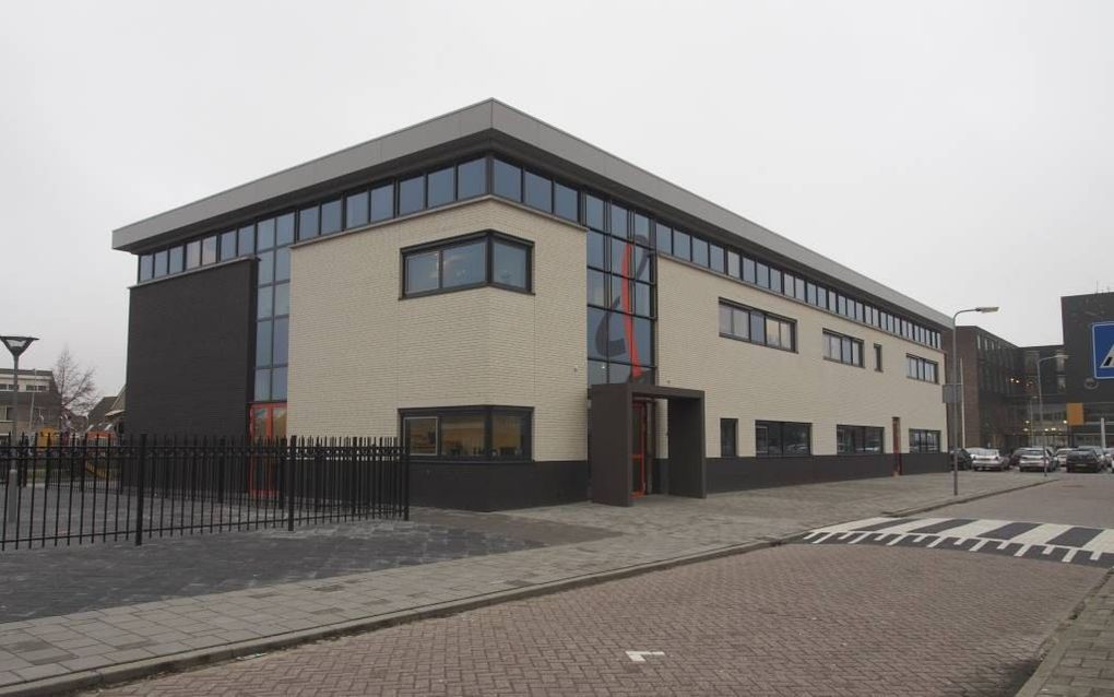 Het nieuwe gebouw van de Pieter Zandt Scholengemeenschap aan de Vlechttuinen 6 in Urk. Foto Pieter Zandt Scholengemeenschap