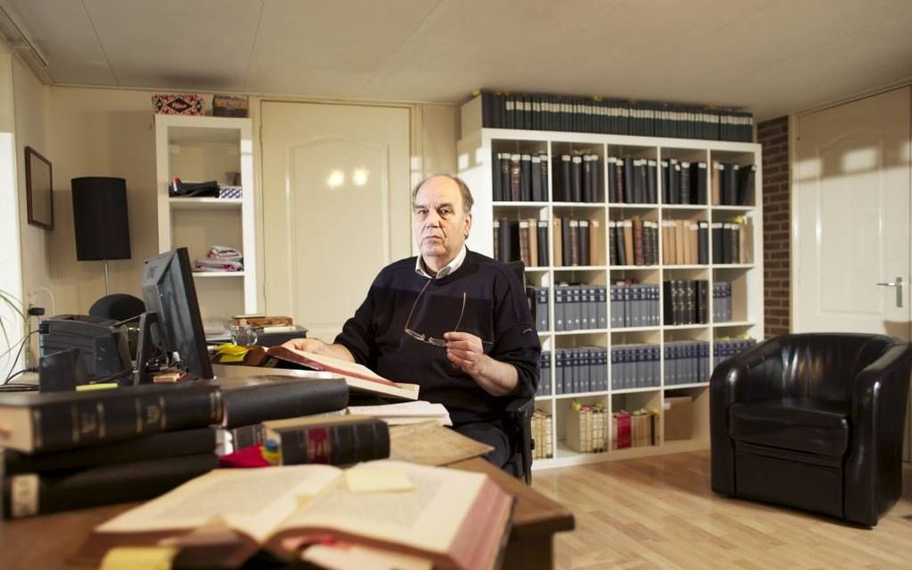 Hugo C. van Woerden sr.: „De inhoud van Luthers geschriften is zo diep dat je ze eigenlijk in kleine stukjes moet lezen en overdenken.” Foto Sjaak Verboom