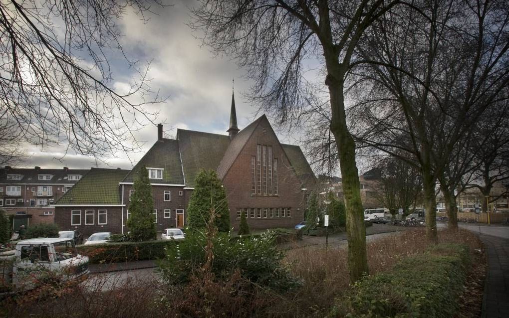 In Gouda hebben de gereformeerde gemeenten in Nederland en de gereformeerde gemeente ook dit jaar voedsel ingezameld voor de Voedselbank. Het kerkgebouw van de gereformeerde gemeente in Nederland (Stationsweg) fungeerde als een van de verzamelpunten.   Fo