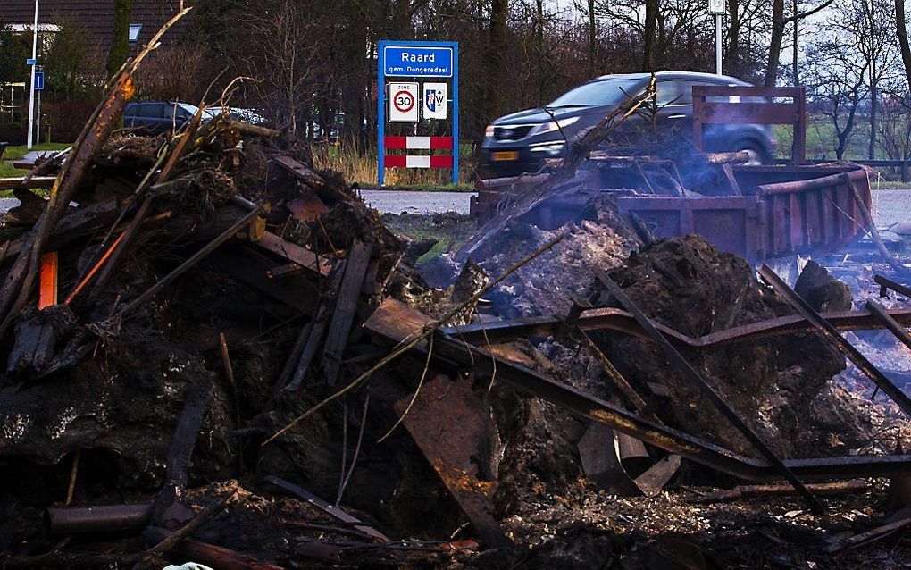 De plek van het ongeval in het Friese dorp Raard tijdens de nieuwjaarsnacht. Foto ANP