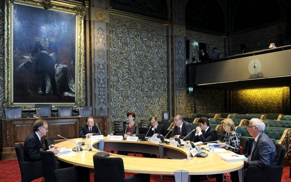 Zitting van de commissie van de Eerste Kamer voor onderzoek naar de privatisering en verzelfstandiging van overheidsdiensten (juni 2012).  Foto ANP