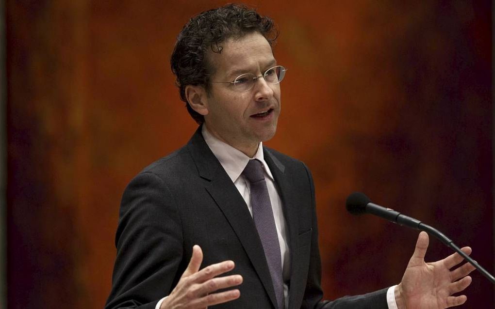 Minister Dijsselbloem (Financiën) debatteert met de Tweede Kamer over leningen aan Griekenland, december vorig jaar. De PvdA’er heeft zich door vriendelijkheid en hard werken bij Europese collega’s in de kijker gespeeld. Foto ANP