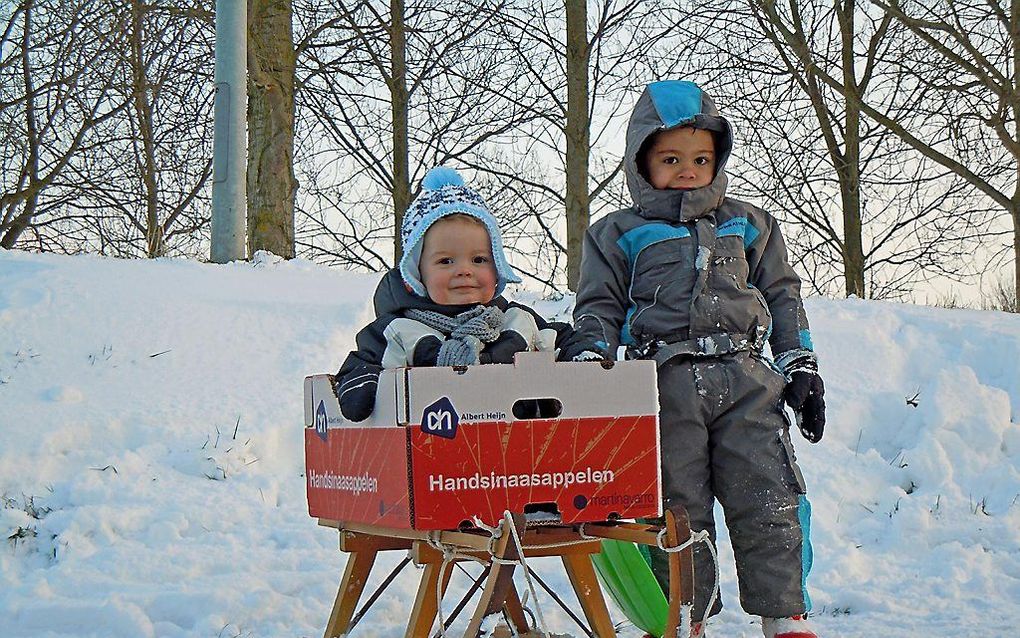 Sneeuwpret in Goedereede Havenhoofd, twee weken geleden.  Foto Addy Jansen- van Bremen