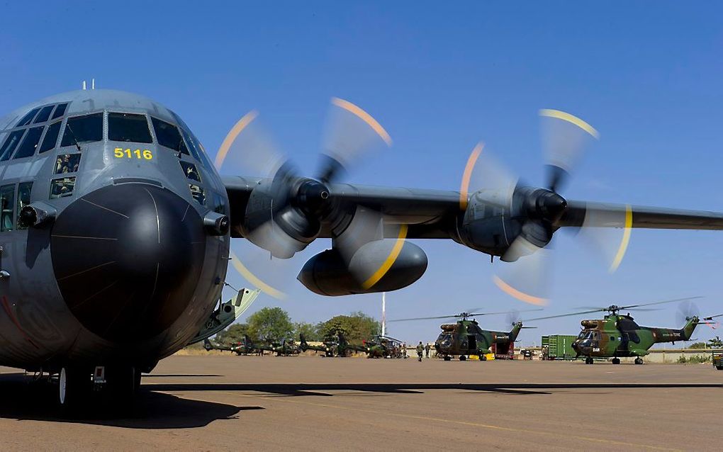 Fransen op de luchthaven van Bamako. Foto EPA