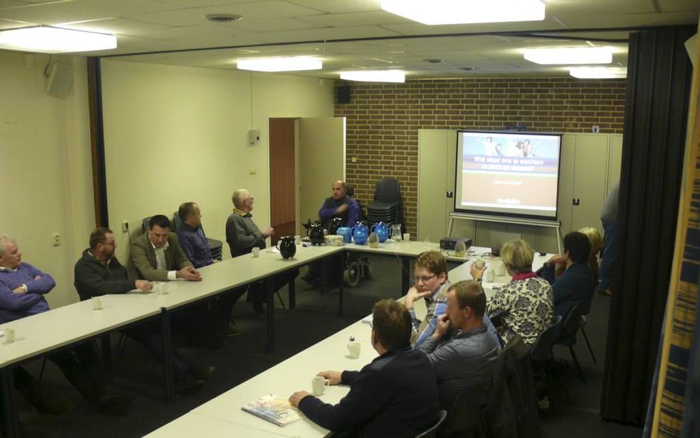 LEEUWARDEN – De diaconale bureaus van drie kerkverbanden belegden woensdag in Leeuwarden een informatieavond rond het thema ”Regeer­akkoord en diaconie”. Foto RD