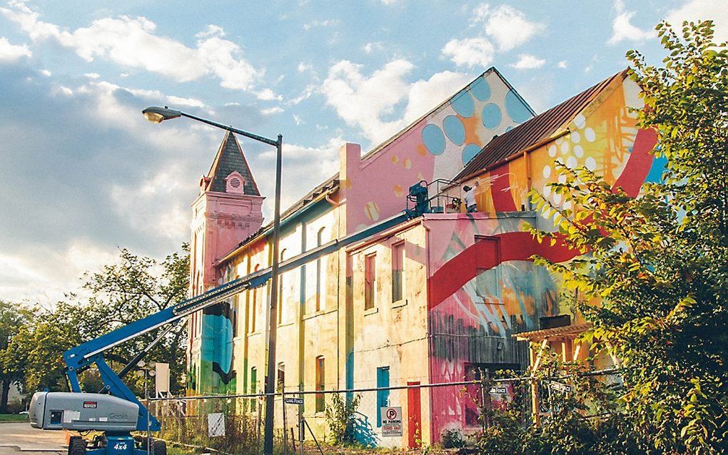 De kerk in de staat Washington, onder de graffiti. Foto Miguel “M.i.G” Martinez, Hensethename.com