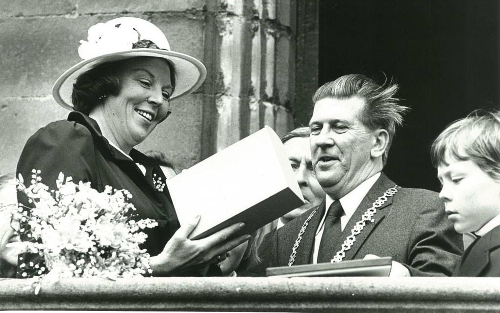 Koningin Beatrix bezoekt in 1981 op de eerste Koninginnedag-nieuwe-stijl  het Zeeuwse Veere (foto) en Breda in Noord-Brabant.  Foto RD, Sjaak Verboom