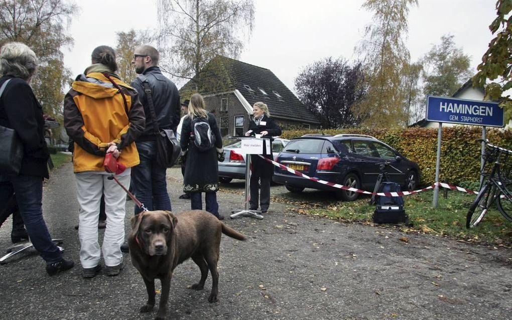 Het gehucht Hamingen onder de rook van Meppel, deels te koop, beleefde in oktober en november de drukste weken uit het 525-jarig bestaan. Maar een koper nog kwam niet opdagen. Foto Eelco Kuiken