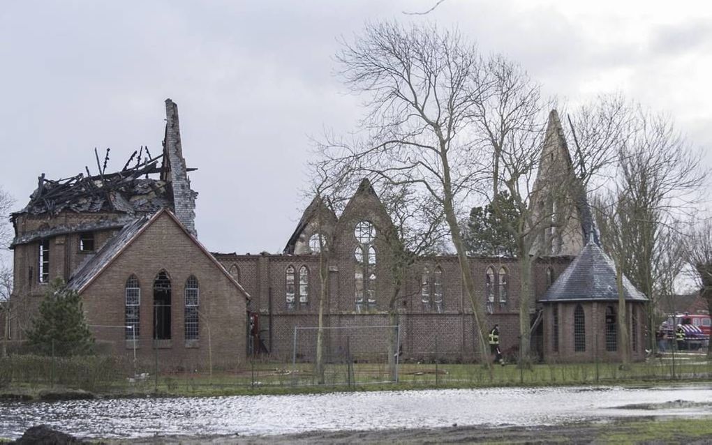 Ruïne van de Sint-Clemenskerk in Nes, op Ameland. De kerk brandde gisterochtend volledig af. De herbouw kan jaren duren. Foto Novum