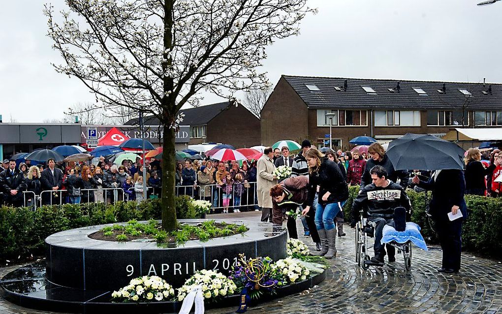 Monument ter herdenking van de schietpartij in winkelcentrum de Ridderhof in Alphen aan den Rijn. Foto ANP