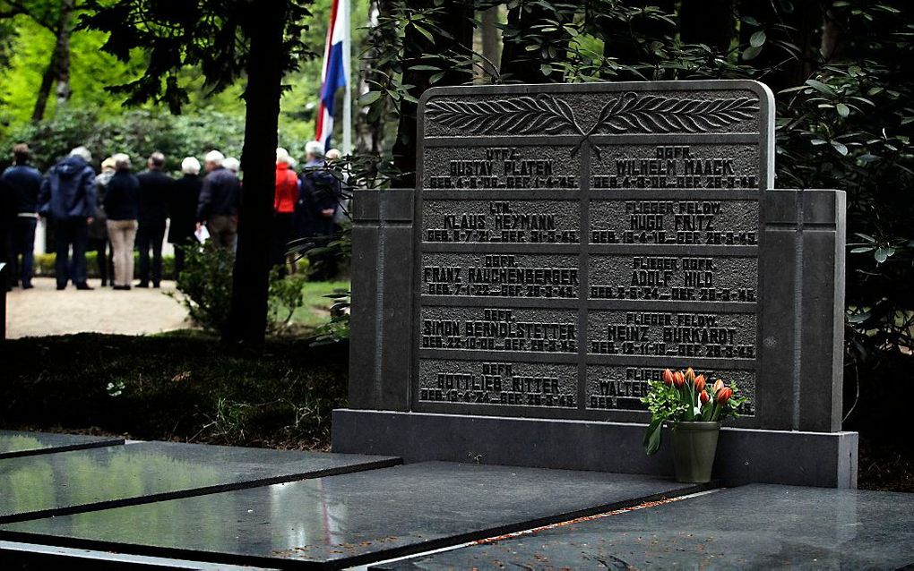 De Duitse oorlogsgraven bij de Nationale Dodenherdenking op de algemene begraafplaats. Foto ANP