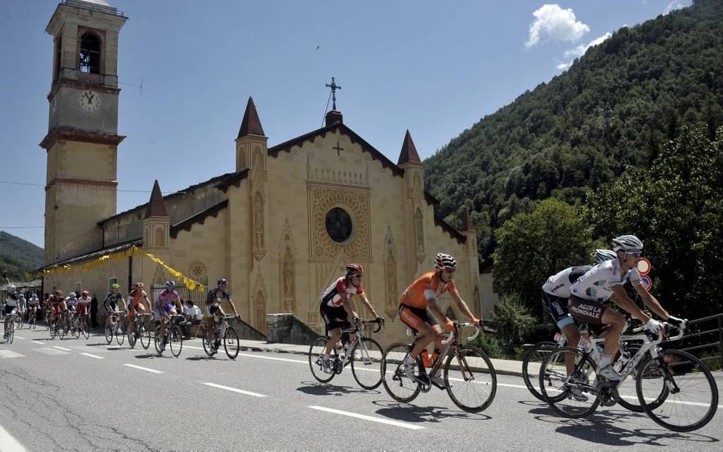 Het Franse Collectief van Vrienden van de Zondag strijdt voor de zondag als verplicht vrije dag van rust, sport en ontmoeting. Christenen en linkse burgers vinden elkaar in dit doel. Foto EPA