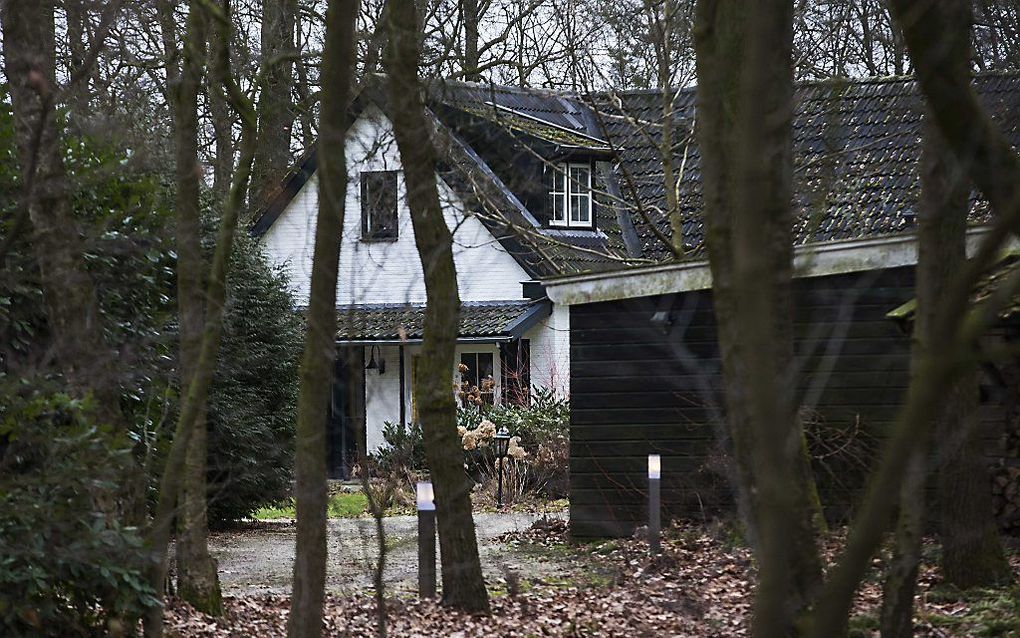 Exterieur van een woning in het Twentse Haaksbergen waar een dag eerder twee doden werden gevonden. De lichamen lagen in bed and breakfast Bed & Broodje Buurse. De eigenaresse daarvan stond bij de Tweede Kamerverkiezingen vorig jaar 15e op de kandidatenli