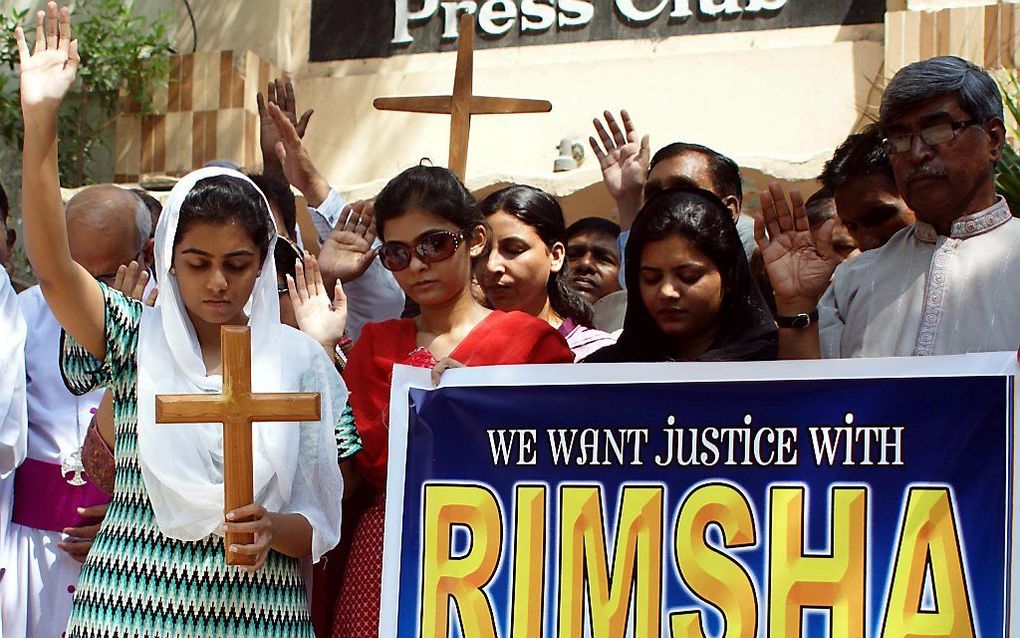 Pakistaanse christenen bij een demonstratie in september vorig jaar voor de vrijlating van het van godslastering beschuldigde christelijke meisje Rimsha.  Foto EPA